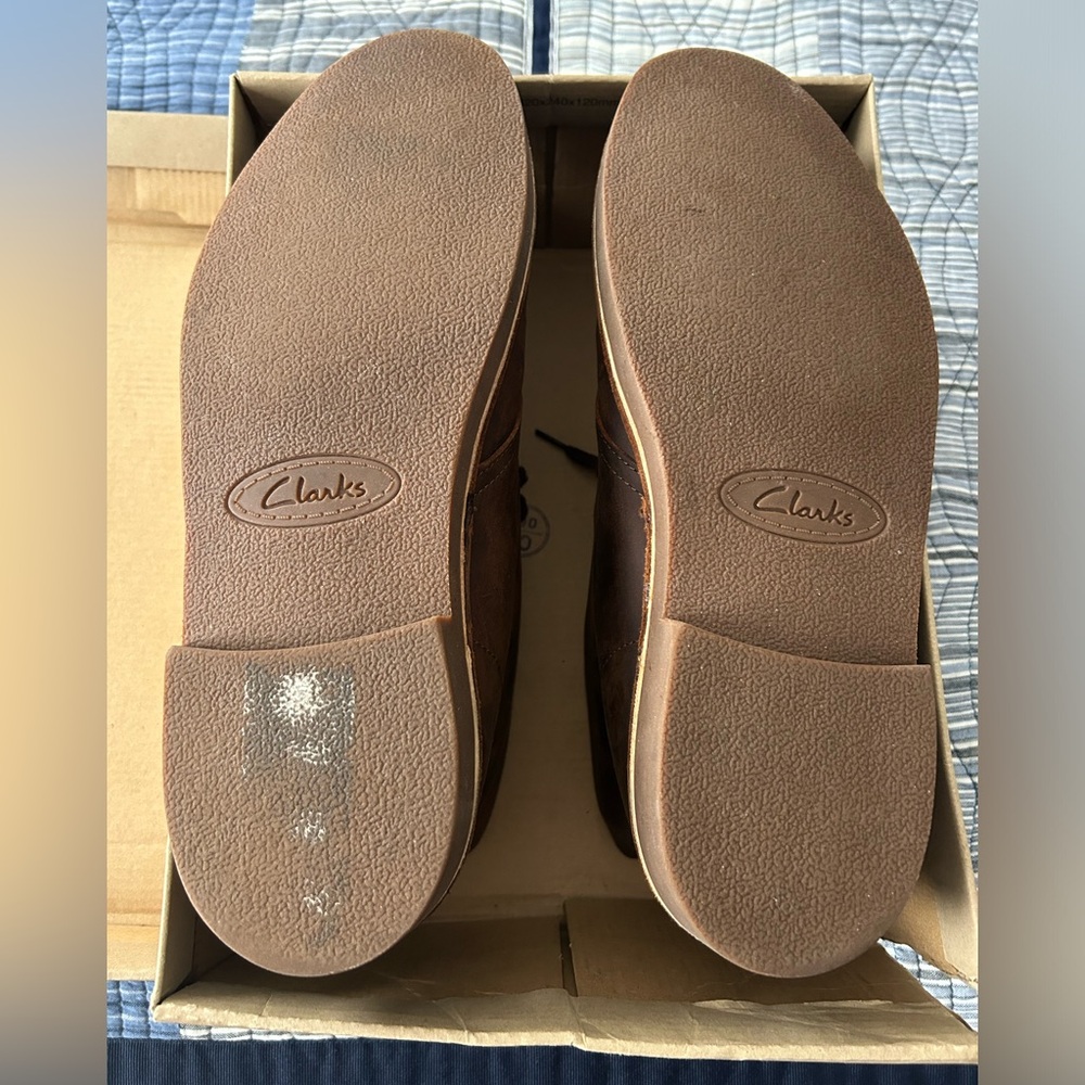 Clarks - Picture 2 of 6